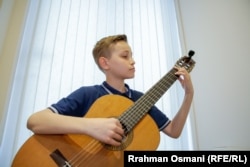 Ledion Halitaj, kitarist 11-vjeçar.