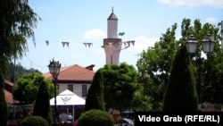 Džamija u Novom Pazaru, gradu na jugozapadu Srbije, gde je potpisan sporazum o ujedinjenju dve islamske zajednice u Srbiji. 