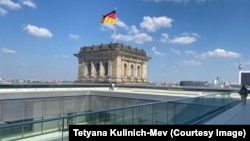 З проблемою пошуку житла в Німеччині також зіткнулася Тетяна Кулініч-Мев, яка приїхала сюди разом з чоловіком, громадянином Індії, та двома дітьми