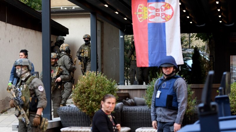 Kosovo cere Serbiei să elimine trupele militare de la granița sa 