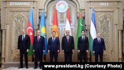 Борбор Азия президенттери. Азербайжандын президенти Илхам Алиев конок катары чакырылган.