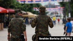Ushtarë të KFOR-it në Mitrovicë të Veriut. Fotografi ilustruese nga arkivi. 