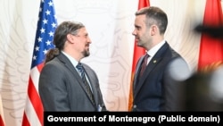 Koordinator Stejt Department za globalnu borbu protiv korupcije Ričard Nefju (lijevo) i premijer Crne Gore Milojko Spajić u Podgorici, 17.jun 2024.