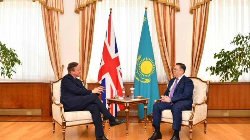 Ұлыбритания сыртқы істер министрі Дэвид Кэмерон Астанаға келді
