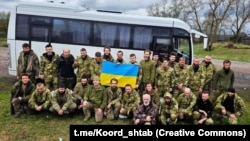 Фото з попереднього обміну, оприлюднене 16 квітня. Тоді Україні вдалося повернути з Росії 130 полонених в рамках «Великоднього обміну» 