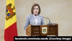 În drum spre București, președinta R. Moldova, Maia Sandu, a susținut un briefing de presă la aeroport în care a amintit despre situația aerogării, 3 aprilie 2023
