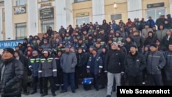 The oil workers held a similar protest in the capital, Astana, earlier this week before they were dispersed by police and sent back to Zhanaozen. 