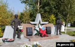 Мемориал военным РФ из Крыма, убитым во время полномасштабного вторжения России в Украину, 9 мая 2023 года