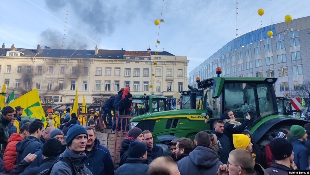 Один из эпизодов фермерских протестов в Брюсселе, 1 февраля 2024