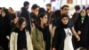 تصویری از حضور زنان بدون حجاب اجباری در نمایشگاه کتاب تهران