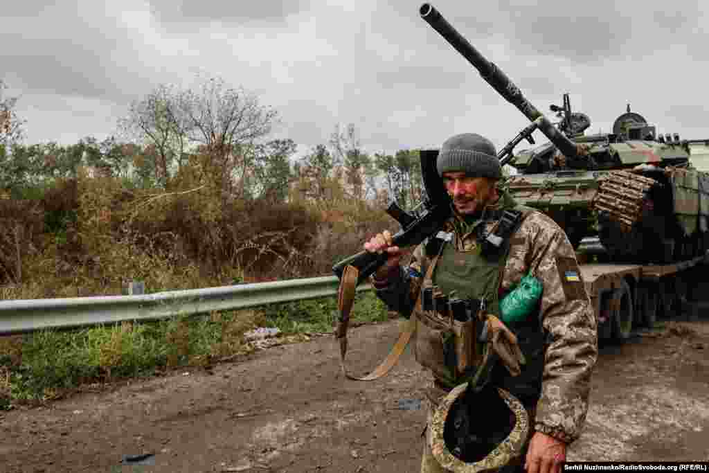 Український піхотинець, дорога на Ізюм, вересень 2022 року