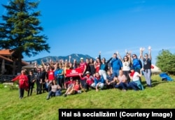 Eveniment „Hai să socializăm!” la munte.