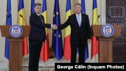 Președintele Klaus Iohannis și premierul Marcel Ciolacu au reacționat, sâmbătă, cu același mesaj, cu privire la situația din Rusia. 