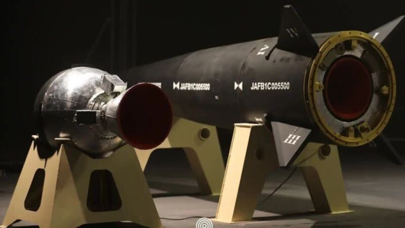 Mes tensioneve me SHBA-në, Irani prezanton raketë të re