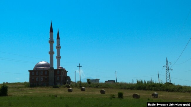Xhamia në fshatin Ramnishtë në komunën e Vitisë.
