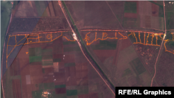 Спутниковый снимок: окопы в районе админграницы между Крымом и Херсонской областью, 13 марта 2023 года