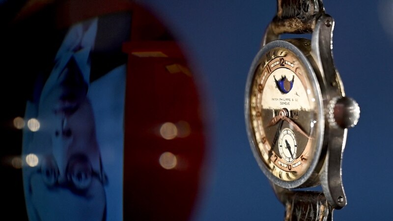Ora e perandorit të fundit kinez shitet me çmim rekord