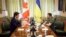 Prim-ministrul canadian Justin Trudeau (stânga) a vizitat Kievul pe 10 iunie 2023.