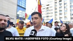 Într-o emisiune televizată, George Simion a anunțat că va sabota deschiderea anului universitar la SNSPA, cu o zi înainte de eveniment.