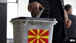 Fotografi nga rundi i parë i zgjedhjeve presidenciale që u mbajtën më 24 prill në Maqedoninë e Veriut.