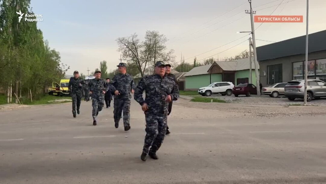 Дәретханада терең порно бар