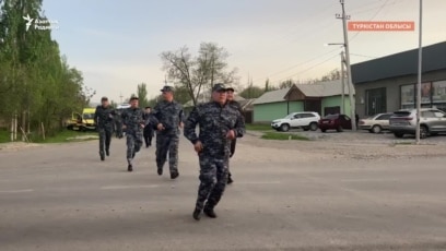 Жалаңаш қыздар жанып жатқан видео