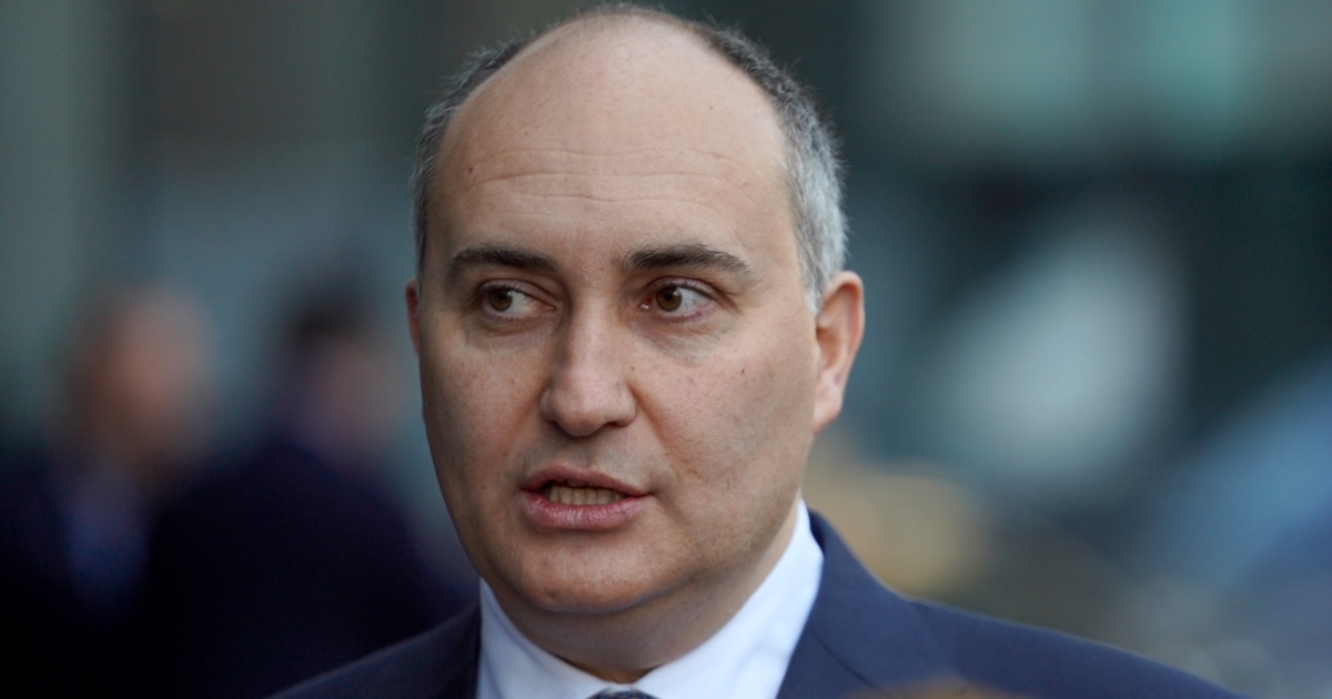 ფინანუსრი პოლიცია ჯუანჭერ ბურჭულაძის ცოლისძმას უაქციზო სიგარეტის გამოშვებაში ადანაშაულებს