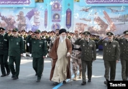 Khamenei with military leaders