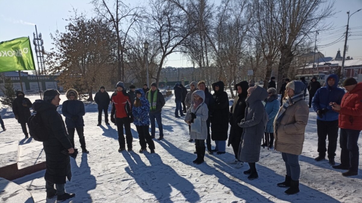Residents of Barnaul went to a rally in memory of Boris Nemtsov