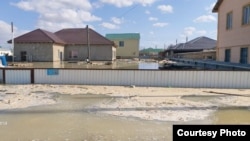 По официальным данным, в Кульсары затоплено свыше 2600 жилых домов и административных зданий