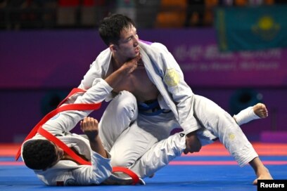 Порно экшн фильмдері орысша аудармасымен Ересек әйелдерге арналған эротикалық массаж