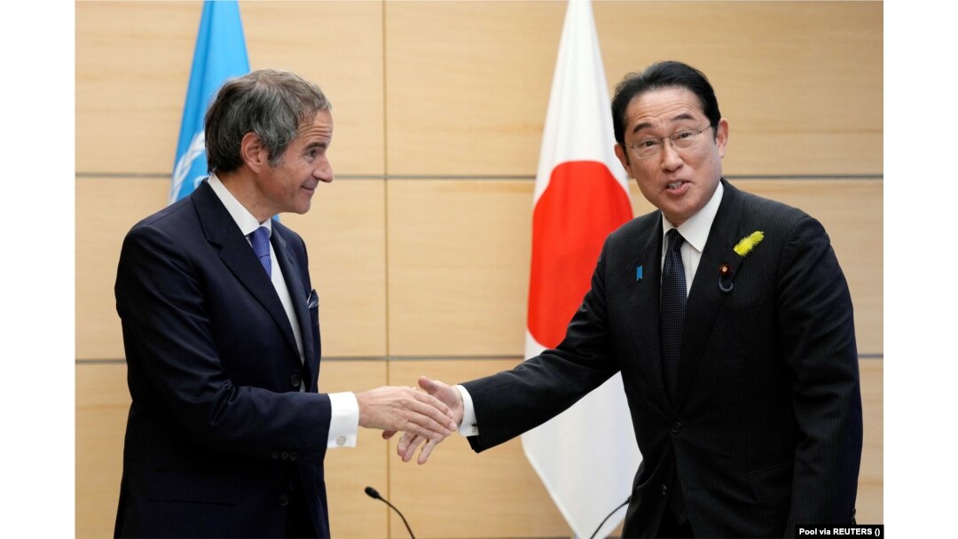Rafael Mariano Grossi, directorul general al Agenției Internaționale pentru Energie Atomică, a discutat în iulie cu prim-ministrul japonez Fumio Kishida despre eliberarea de apă tratată de la Fukushima.