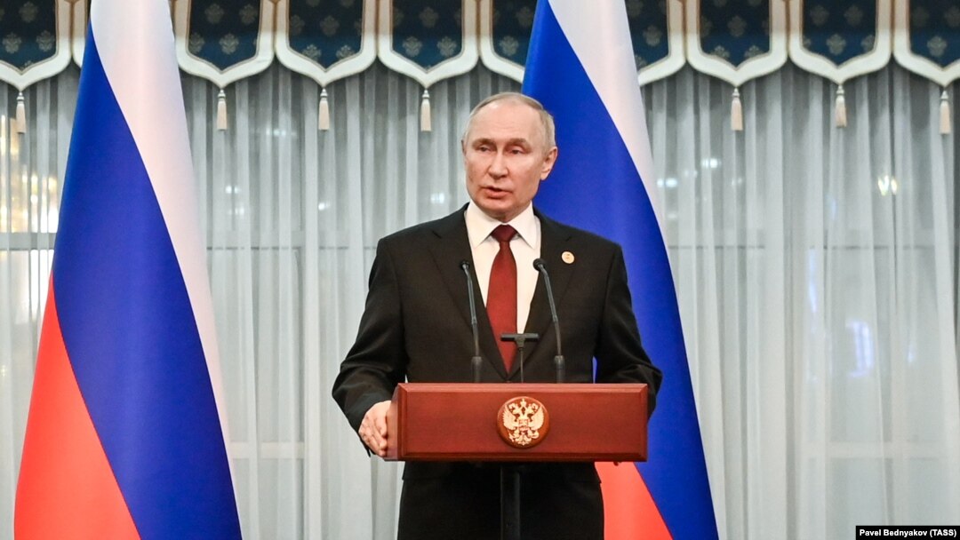 Imagine de arhivă: Președintele Rusiei, Vladimir Putin, susține o conferință de presă după o sesiune extinsă a Consiliului Economic Suprem Eurasiatic, în Kîrgîzstan, 9 decembrie 2022.