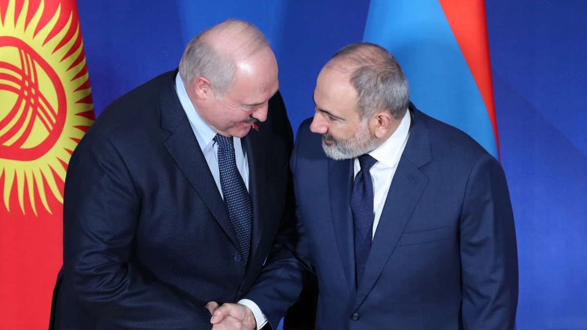 Білорусь передавала зброю Азербайджану, попри партнерство з Вірменією в ОДКБ – Politico