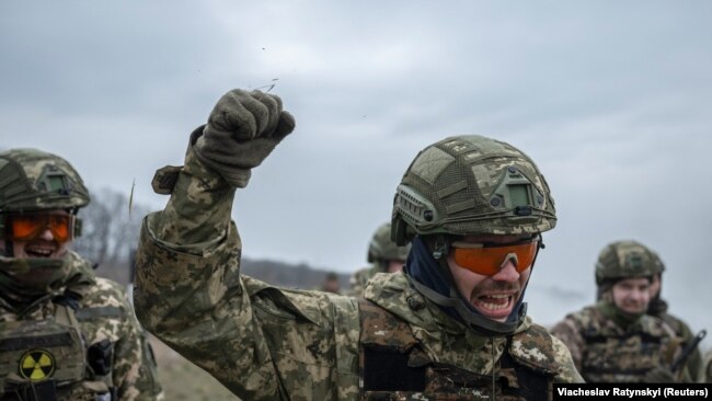 Як «Вовки Да Вінчі» навчають і готують новобранців 