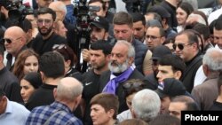 Armenia - Archbishop Bagrat Galstanian leads a demonstration outside the government building in Yerevan, May 30, 2024.