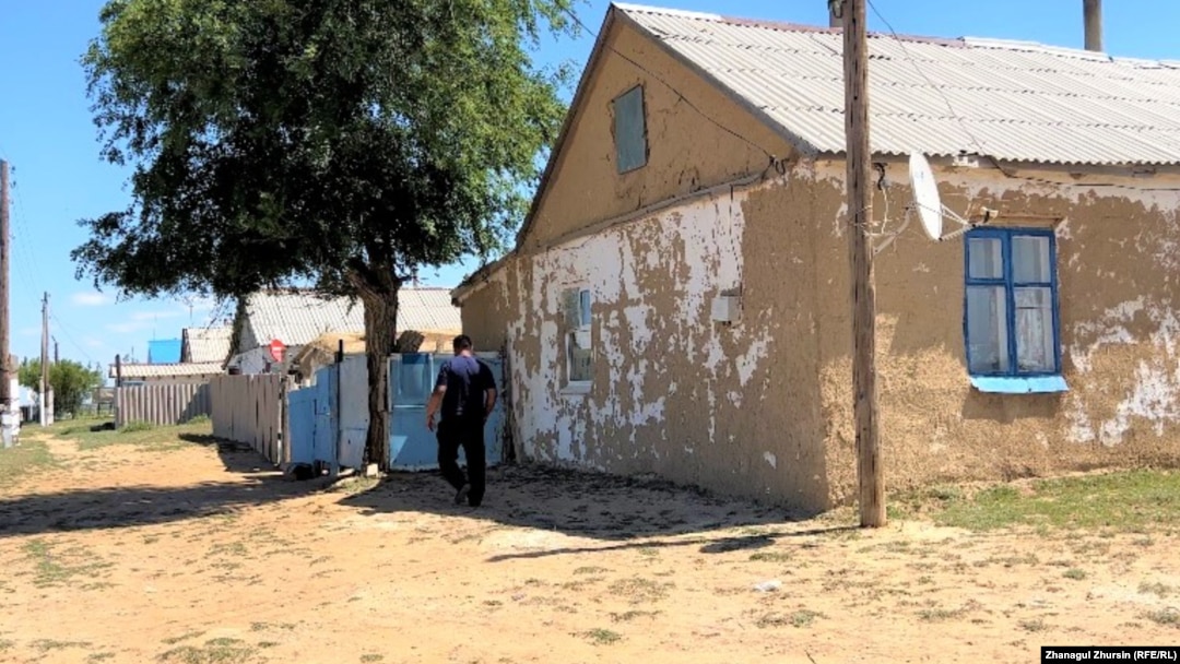 Жас ресейлік қызметшімен жыныстық қатынас