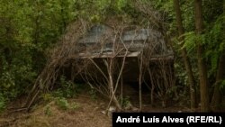  Украински военни машини, скрити в гора в региона на Запорожка 