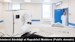 Tomograful computerizat din cadrul centrului primar de AVC de la Soroca, funcțional din martie 2024.