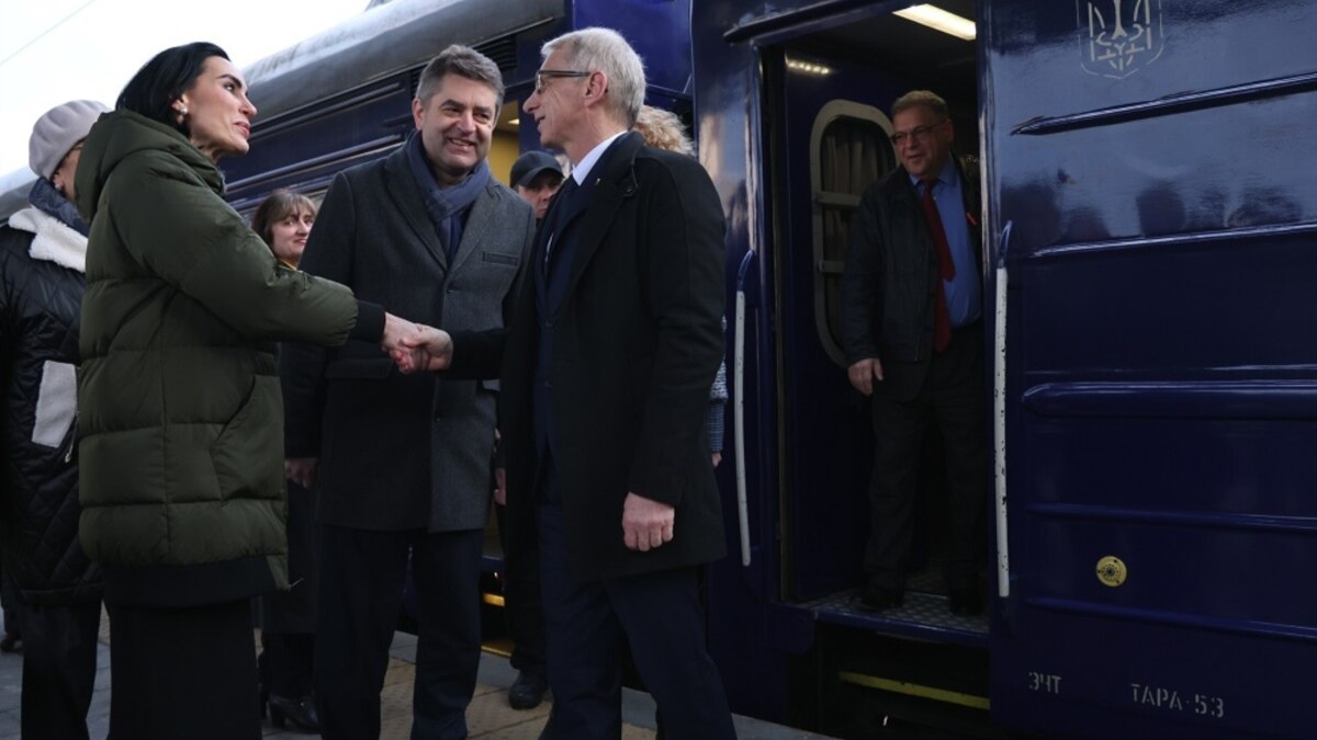 Премиерът Николай Денков е на посещение в Киев, за да
