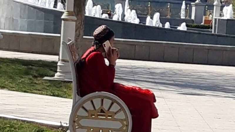 Diňle: Türkmen häkimiýetleri Internet çäklendirmeleriniň arasynda, paýtagtlylara WiFi hyzmatyny hödürläp başlady