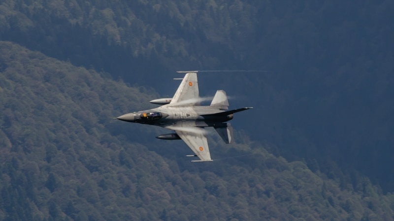 Rumania ngre avionët pasi iu shkel hapësira ajrore gjatë një sulmi rus në Ukrainë