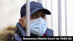 Gazi Isayev attends a remand hearing at Moscow's Basmanny District Court in November 2020.