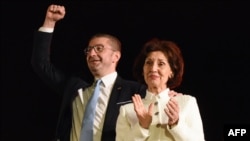 Hristijan Mickoski, predsjednik VMRO-DPMNE i Gordana Siljanovska Davkova, predsjednica Sjeverne Makedonije, april 2024.