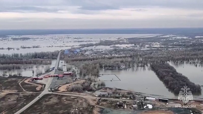 Situacija u ruskim poplavljenim regionima veoma napeta, saopštio Kremlj 