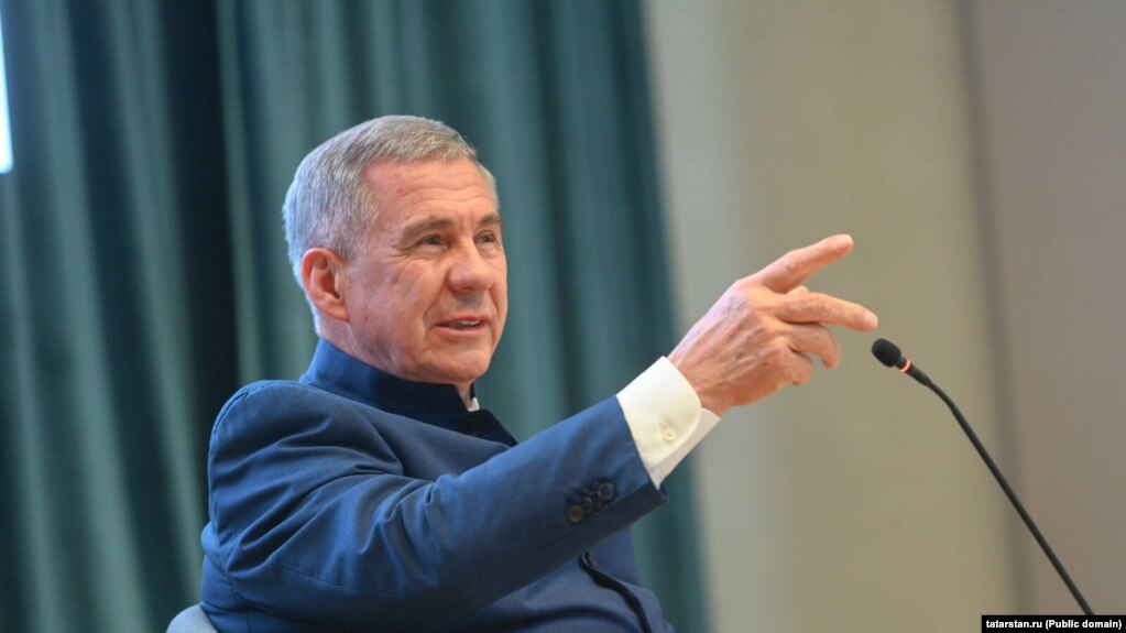 "Кӯдакон ба куҷо раванд?" Минихонов аз фарзандони муҳоҷирон ҳимоят кард