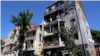 Зруйновані житлові будинки унаслідов російських ракетних ударів по центру Харкова на вулиці Мироносицькій 