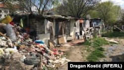 Romsko naselje na Novom Beogradu bez pristupa vodi i kanalizaciji, mart 2023. (foto-arhiv)