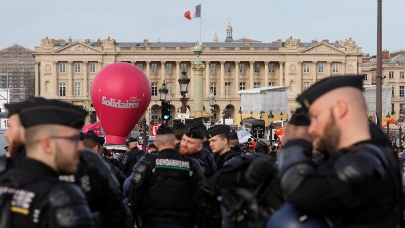 Ljutnja na ulicama dok francuska vlada gura nacrt zakona o penzijama bez glasanja