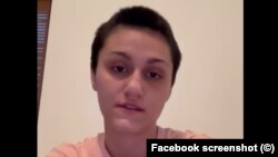 Дебора, екранна снимка от видеоклип във Фейсбук